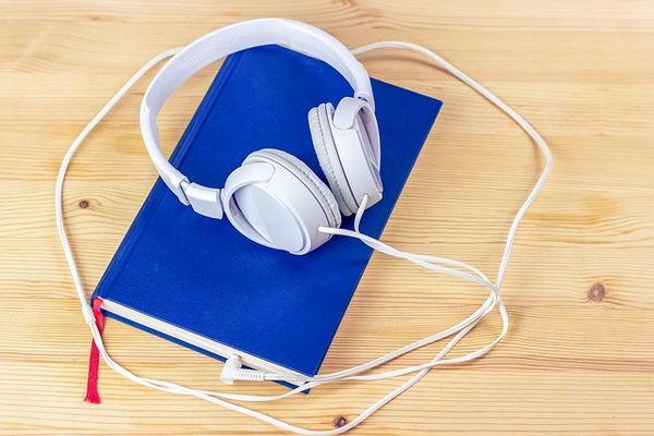 Jak nauka angielskiego może stać się przyjemnością dzięki audiobookom?